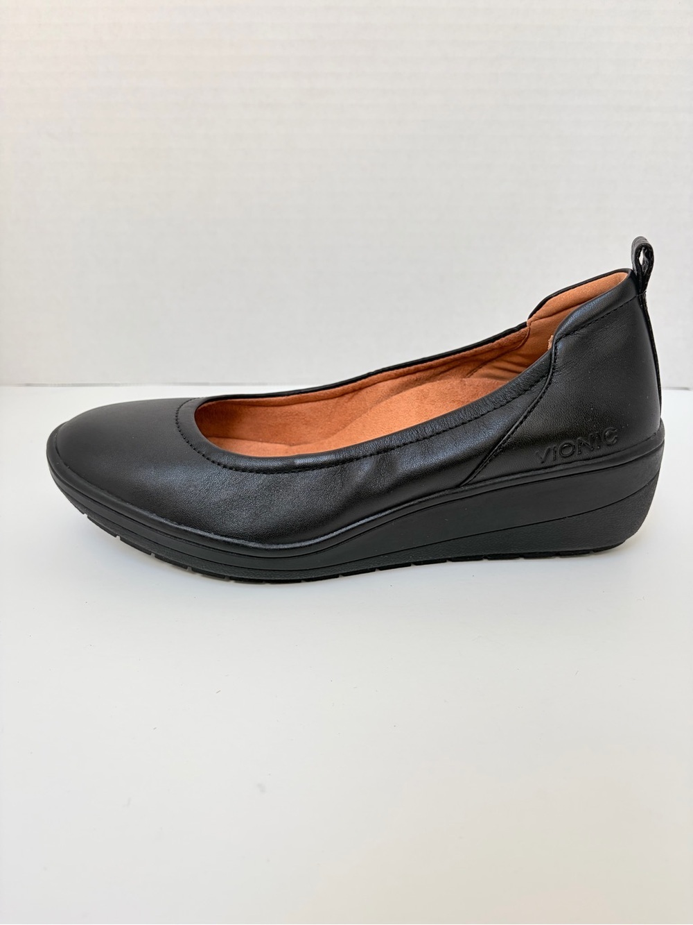 Vionic Jacey Platform Loafers Slip On Flats Comfort Shoes Leather Black Size 8.5 - Picture 3 of 12